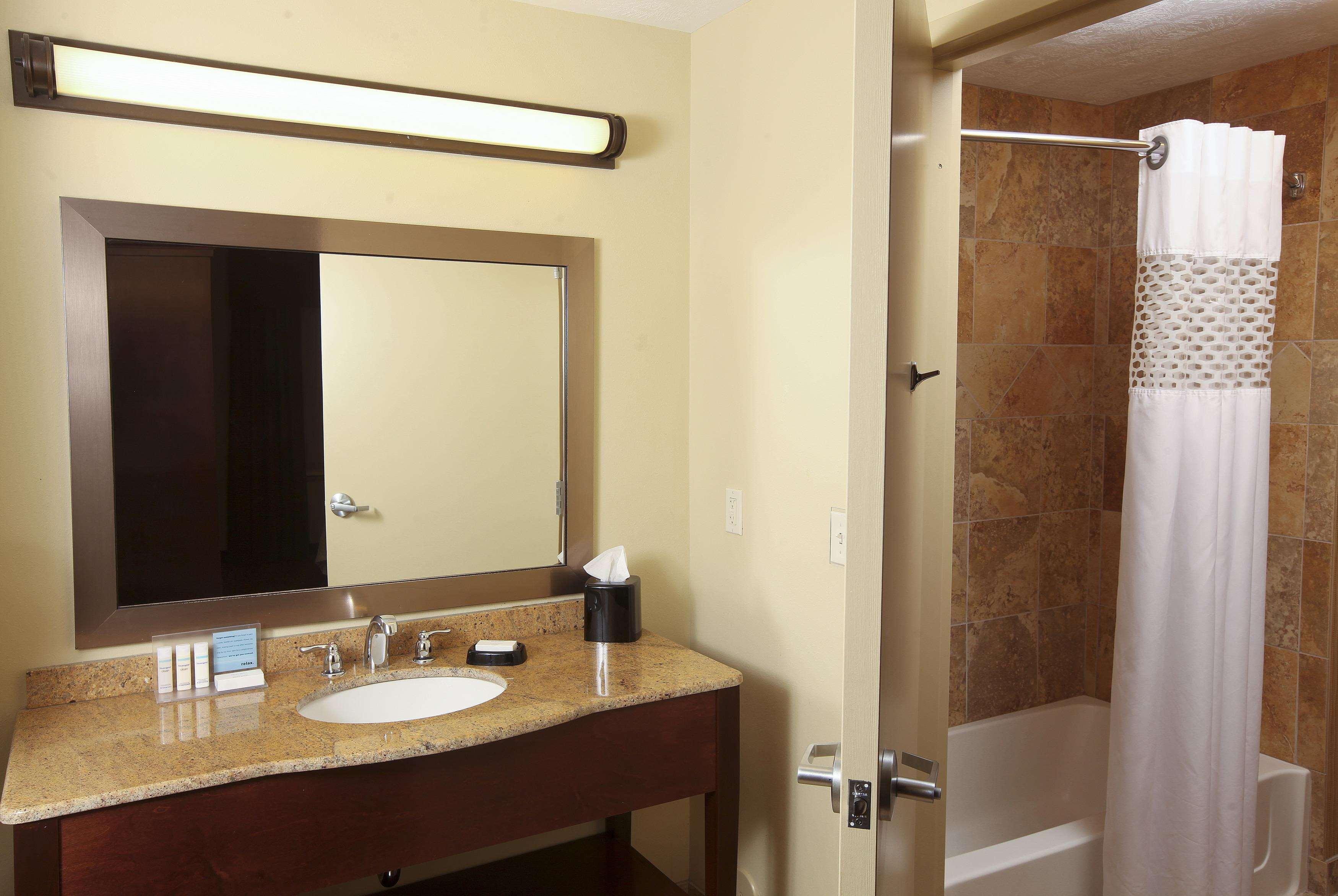 Hampton Inn & Suites Fargo Medical Center المظهر الخارجي الصورة
