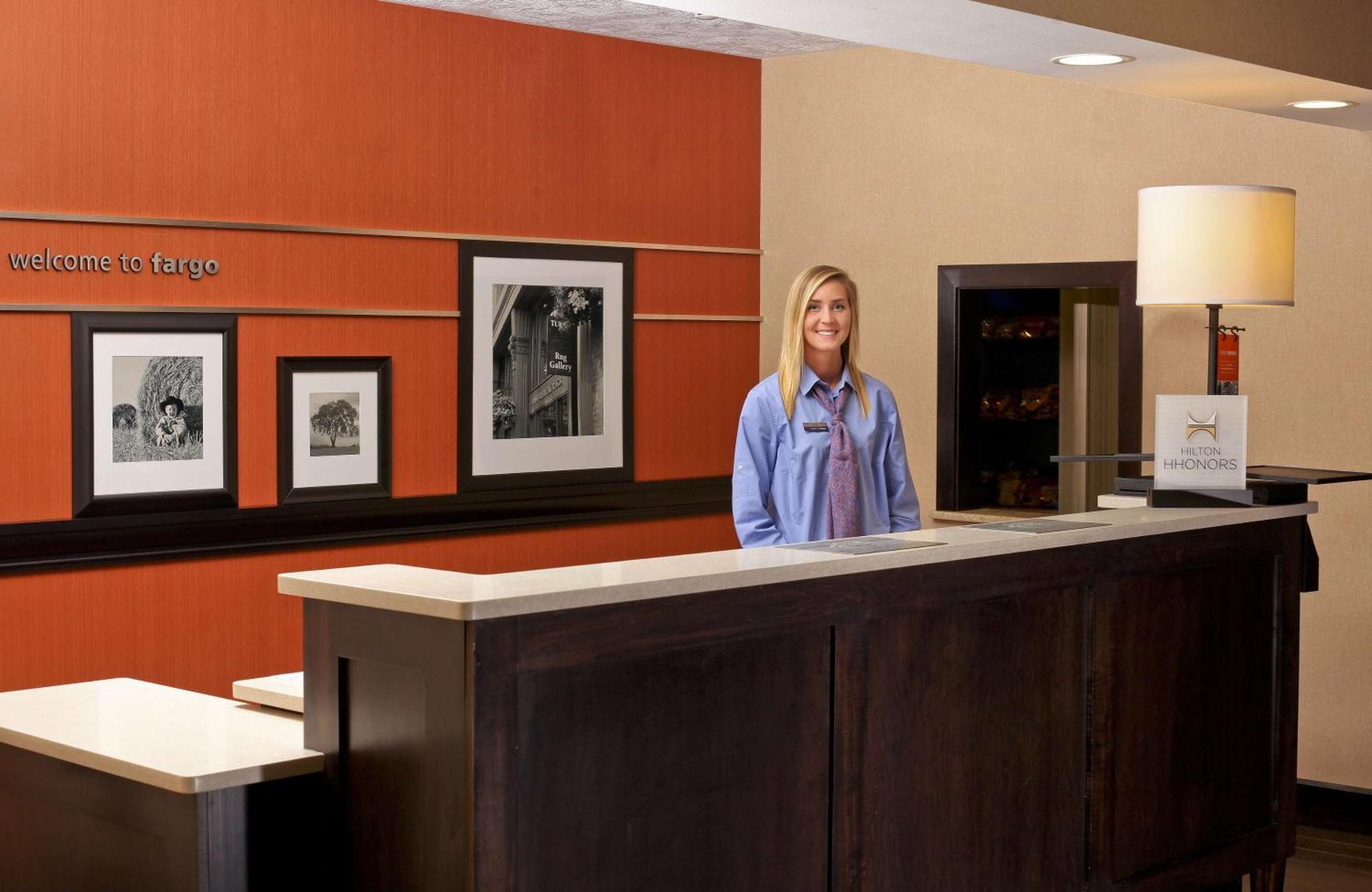 Hampton Inn & Suites Fargo Medical Center المظهر الخارجي الصورة