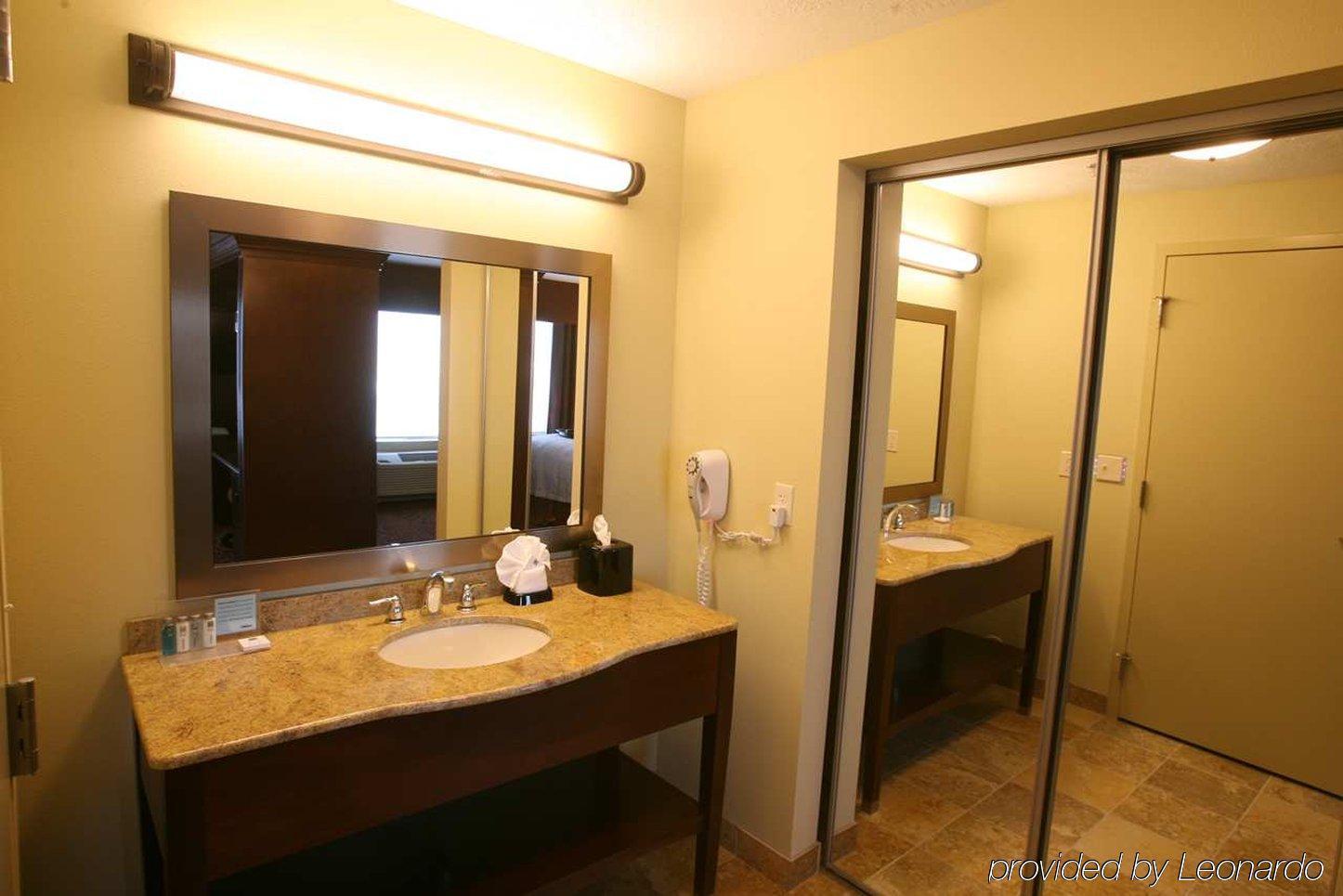 Hampton Inn & Suites Fargo Medical Center الغرفة الصورة