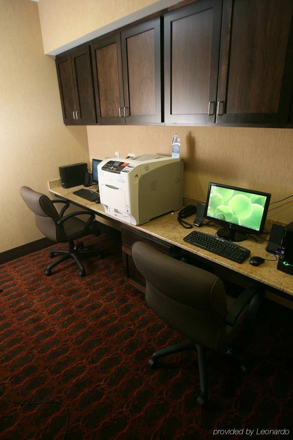 Hampton Inn & Suites Fargo Medical Center الاعمال الصورة